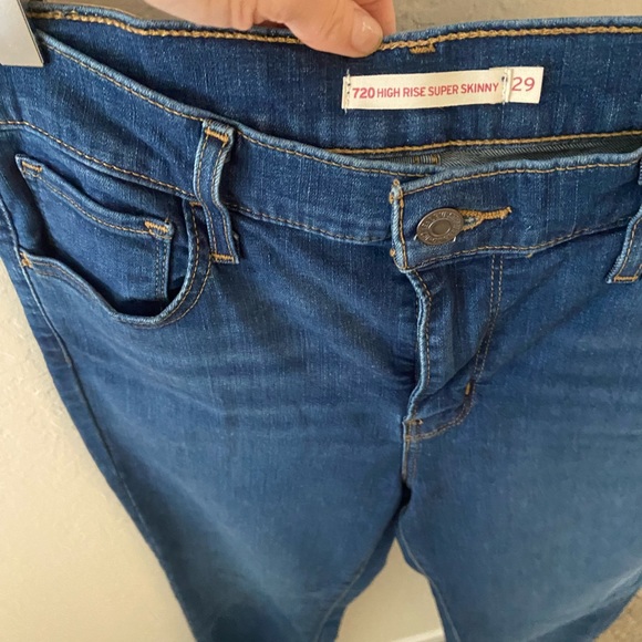 Brand new without tag, Levi’s 720 High Rise Super Skinny medium blue jeans 29 - Picture 4 of 7